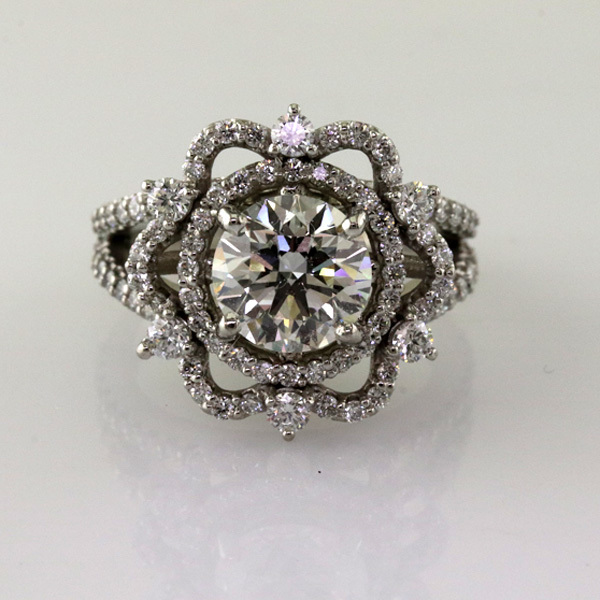 Crown ring with 2 carat diamond %281%29